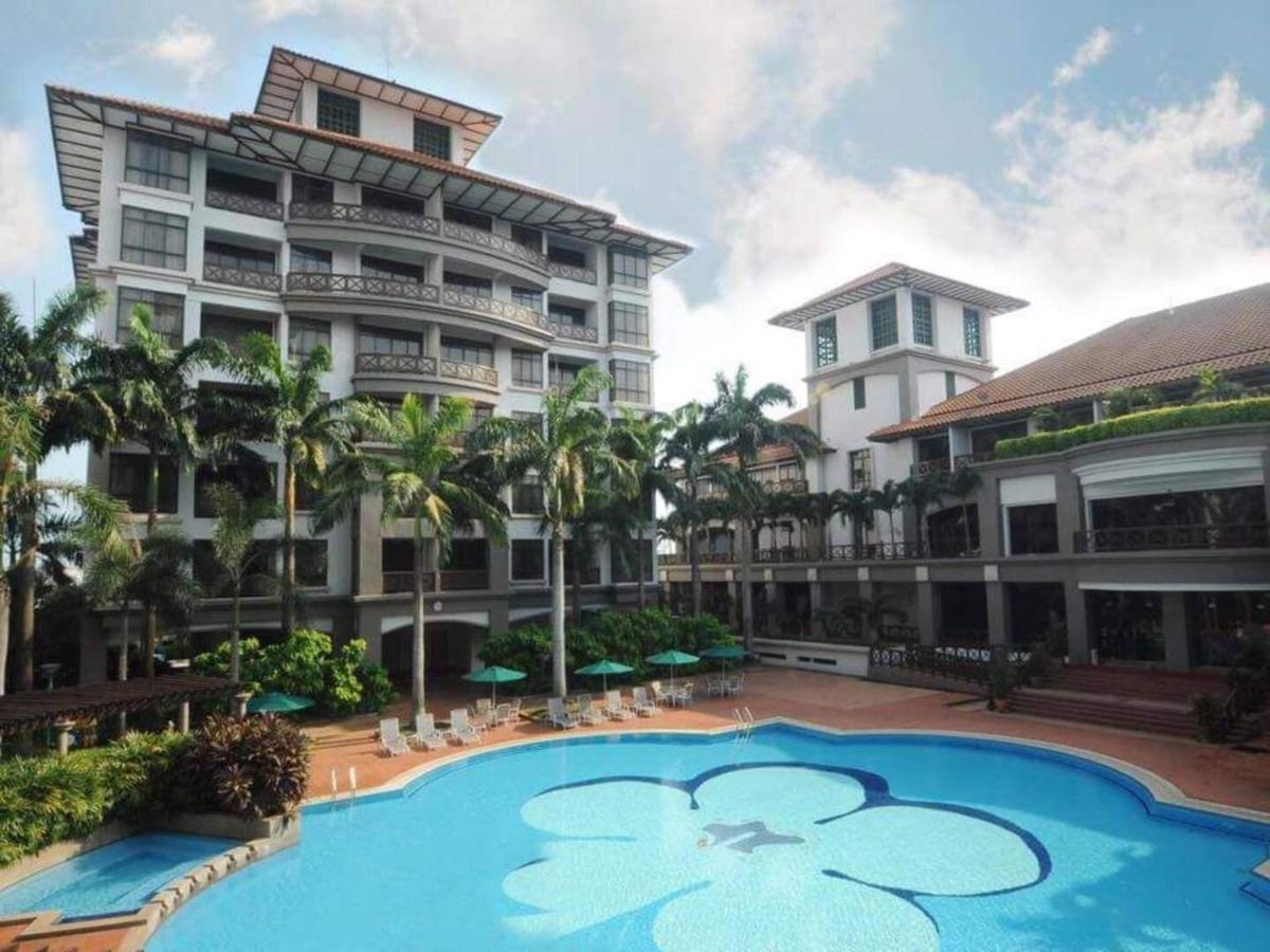 Angkasa Mahkota Hotel Malacca Exteriör bild