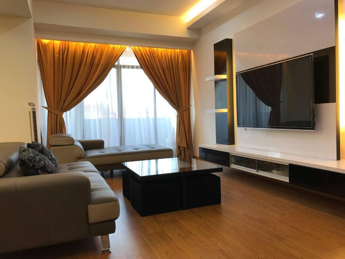 Angkasa Mahkota Hotel Malacca Exteriör bild